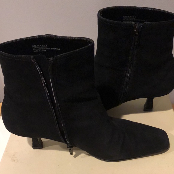 Etienne Aigner Katey Black Suede Leather Heel Boots Square Toe Womens Size 8 - Picture 5 of 7